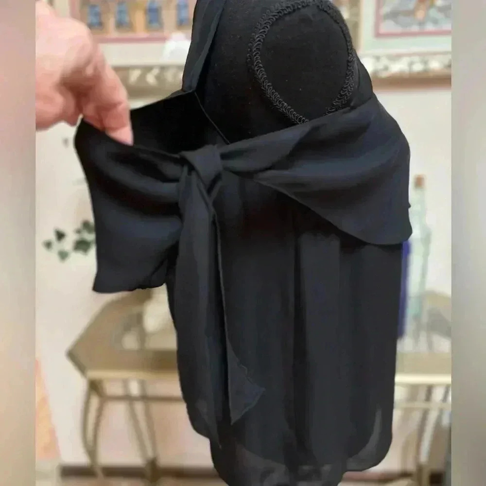 RAMY BROOK 100% SILK LUXURY BLACK COLD SHOULDER RUFFLE TOP BLOUSE SIZE SMALL NEW - Picture 7 of 15